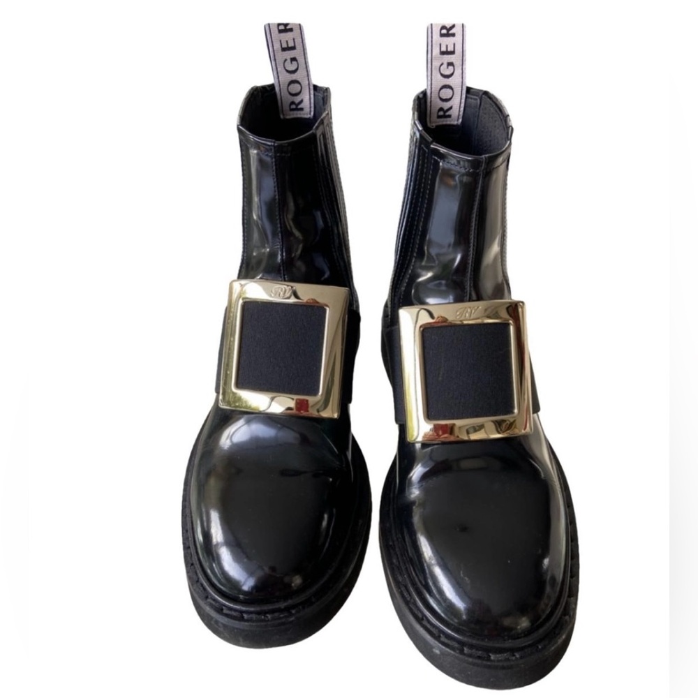 Roger Vivier boots size EU36 
Sold with original full set box